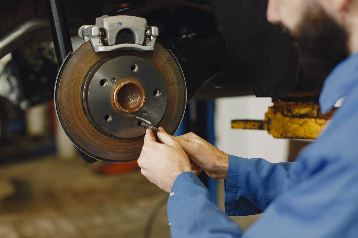 Workshop study accompanying brake inspection